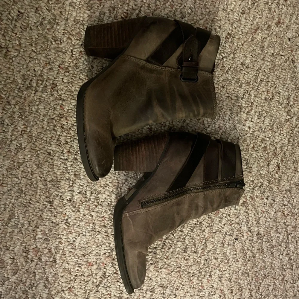 ALDO Booties - Picture 2 of 7